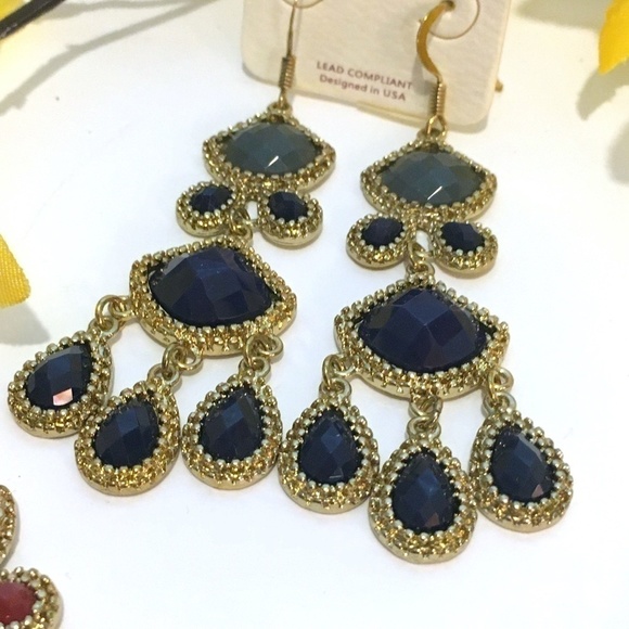 𝅺3/$29! 3 Pairs Fancy Bold Jewel Tone Earrings - Picture 3 of 8